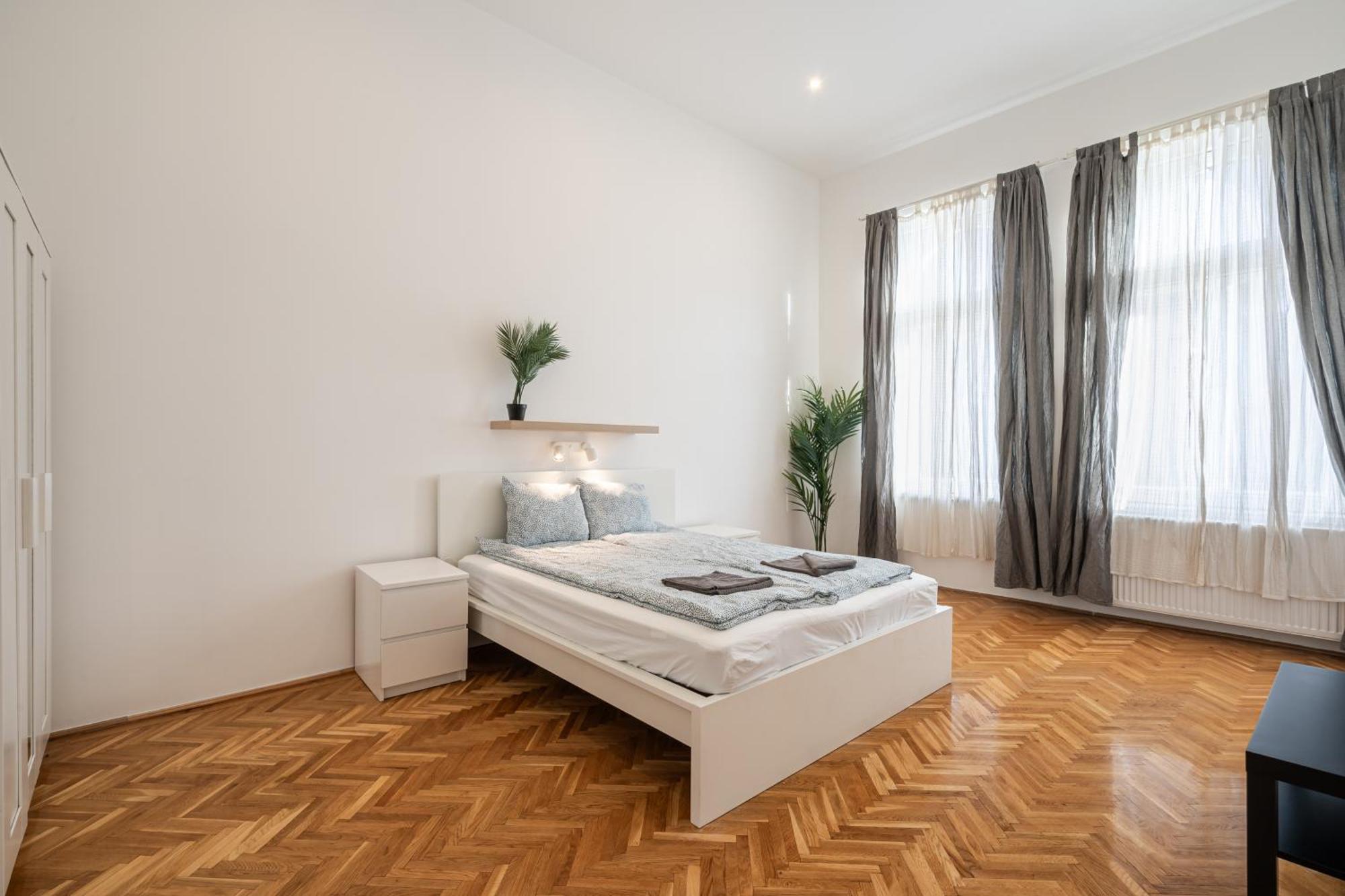Luxurious Downtown Family Suite Budapest Exterior photo