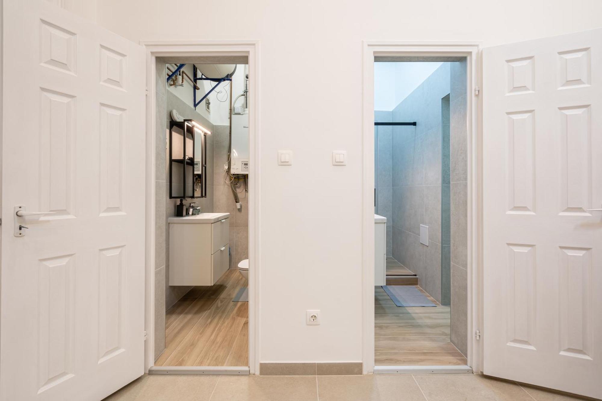 Luxurious Downtown Family Suite Budapest Exterior photo